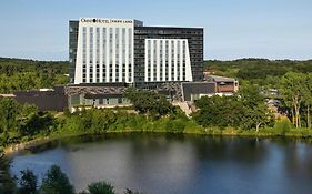 Omni Viking Lakes
